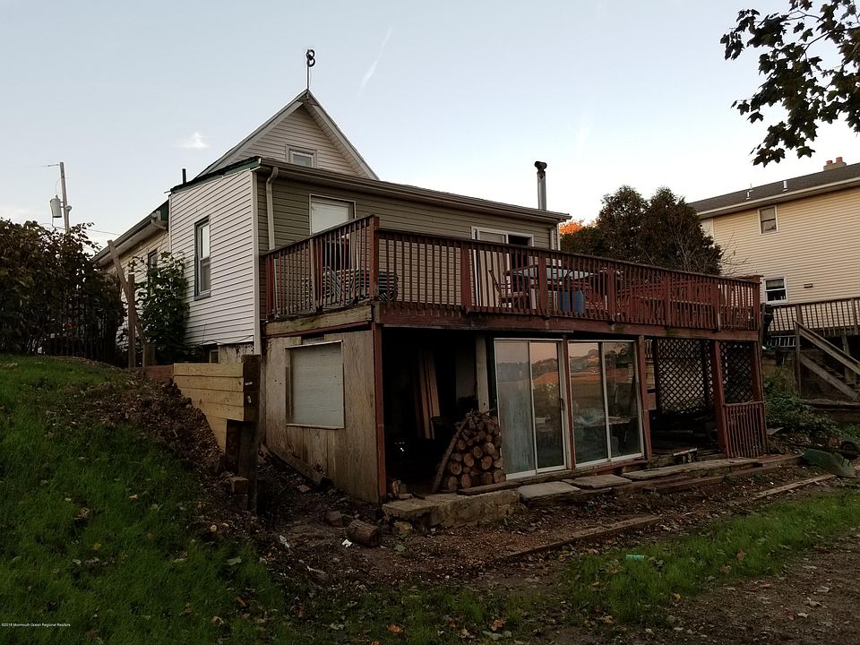 2nd image of 875 Woodmere Dr