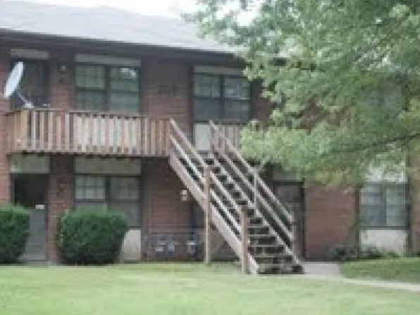 705 NE 2nd St, Blue Springs, MO 64014