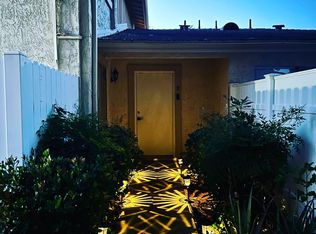 1394 Via Santiago UNIT B, Corona, CA 92882