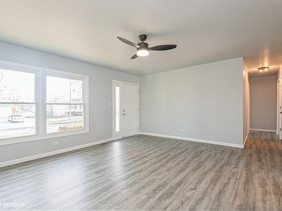 3rd image of 7990 Kingsbury Dr