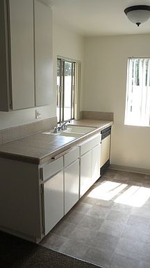 2nd image of 1370 Calle Jules APT 208