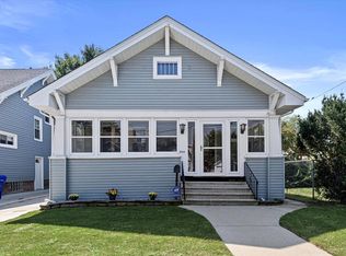 2111 74th St, Kenosha, WI 53143