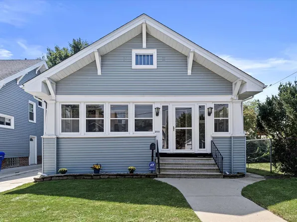 2111 74th STREET, Kenosha, WI 53143