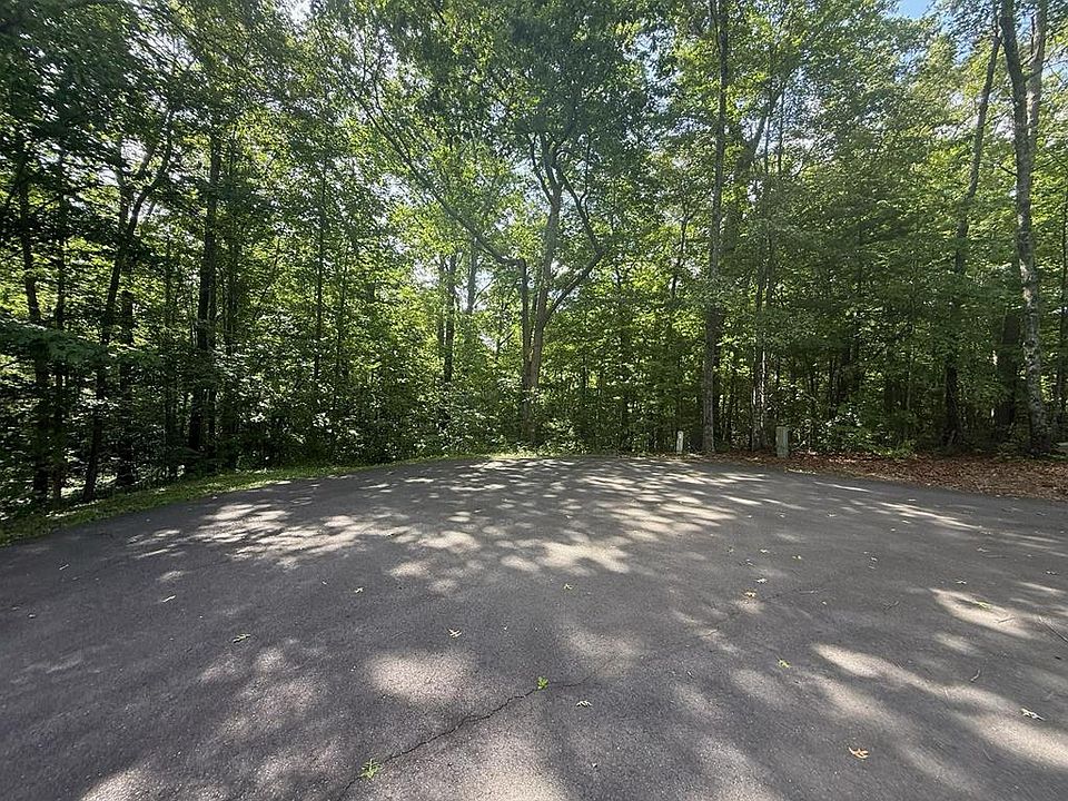 1st image of 135 Oak View Rd