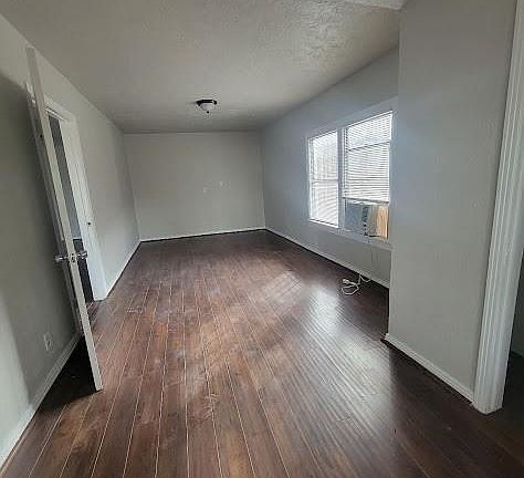 3rd image of 5318 Chennault Rd