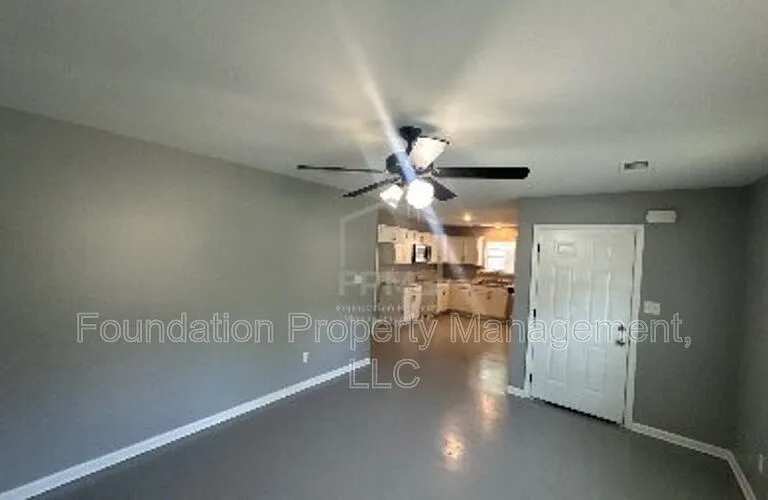 307 Harrell St — Photo 5