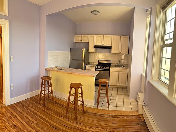 3rd image of 3306 Hudson Ave #3
