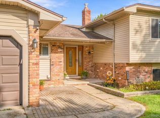 6767 Longwood Rd, Canton, MI 48187