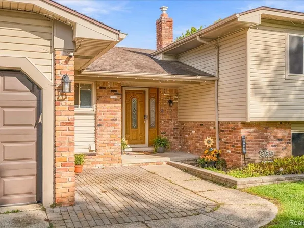 6767 Longwood Rd, Canton, MI 48187