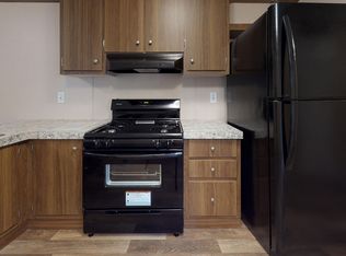 73 Pebble Dr, Lumberton, NC 28358