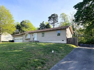 1200 Amber Meadows Cir, Knoxville, TN 37932