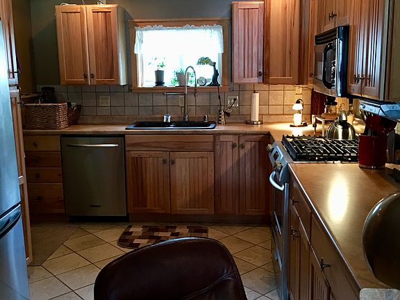4th image of 2805 Beach Dr