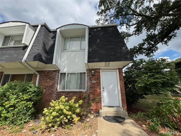 1912 W Delmar Ave APT D, Godfrey, IL 62035