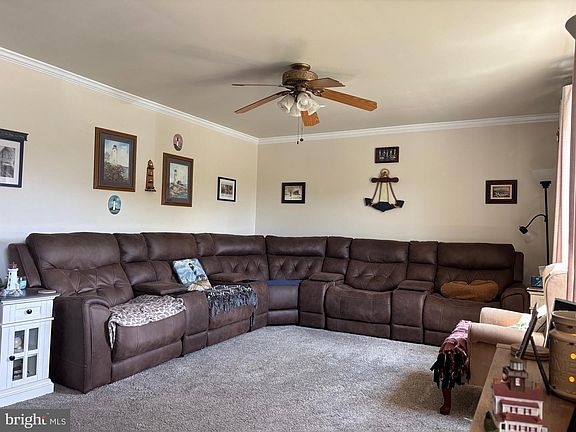 2nd image of 1721 Acorn Dr