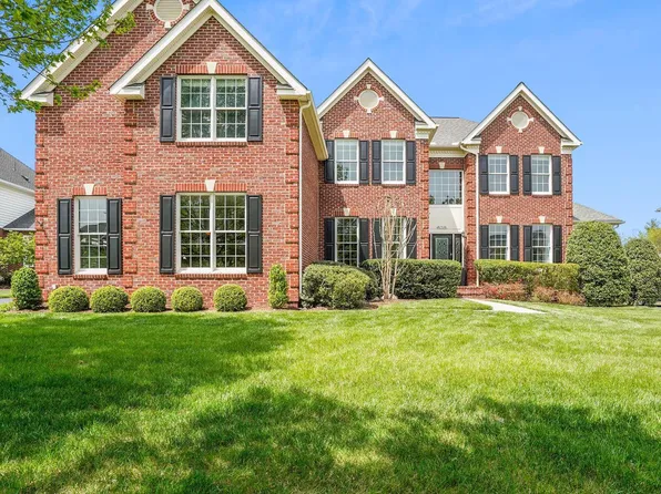 42536 Flemming Dr, Chantilly, VA 20152