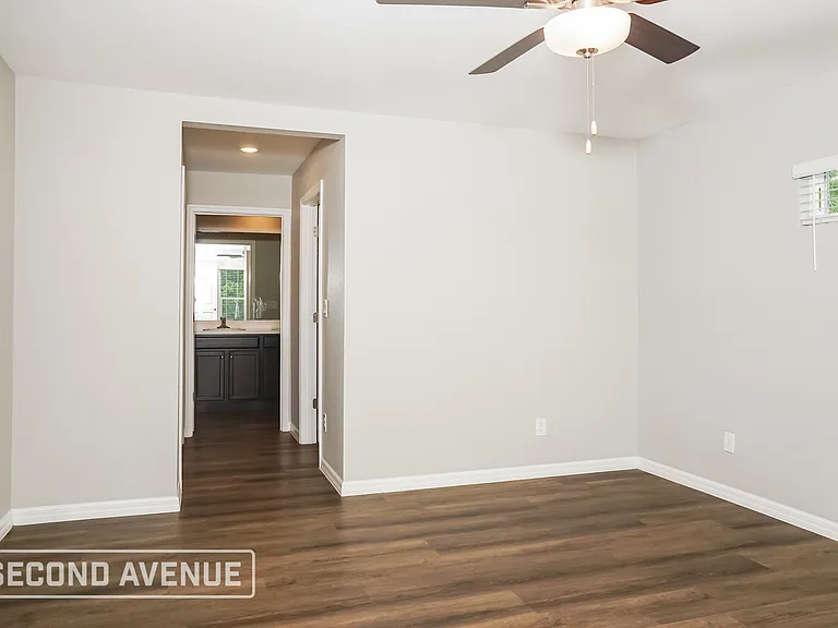 678 Rutland Cir — Photo 9