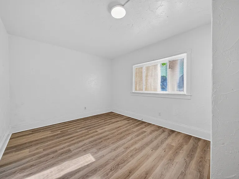 511 Brown St — Photo 7