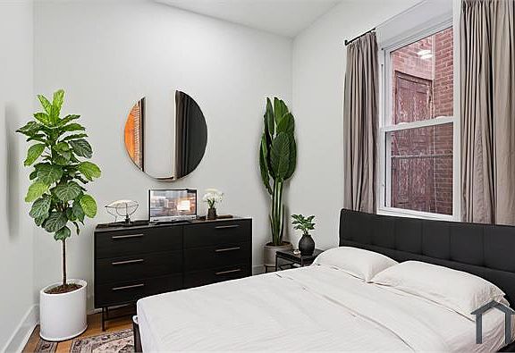 4th image of 2651 S 9th St #A