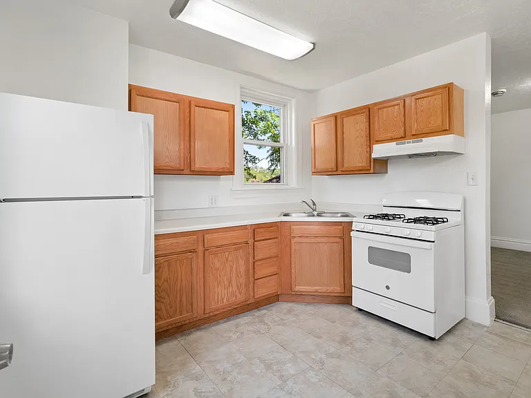 3835 Hiawatha St — Photo 4
