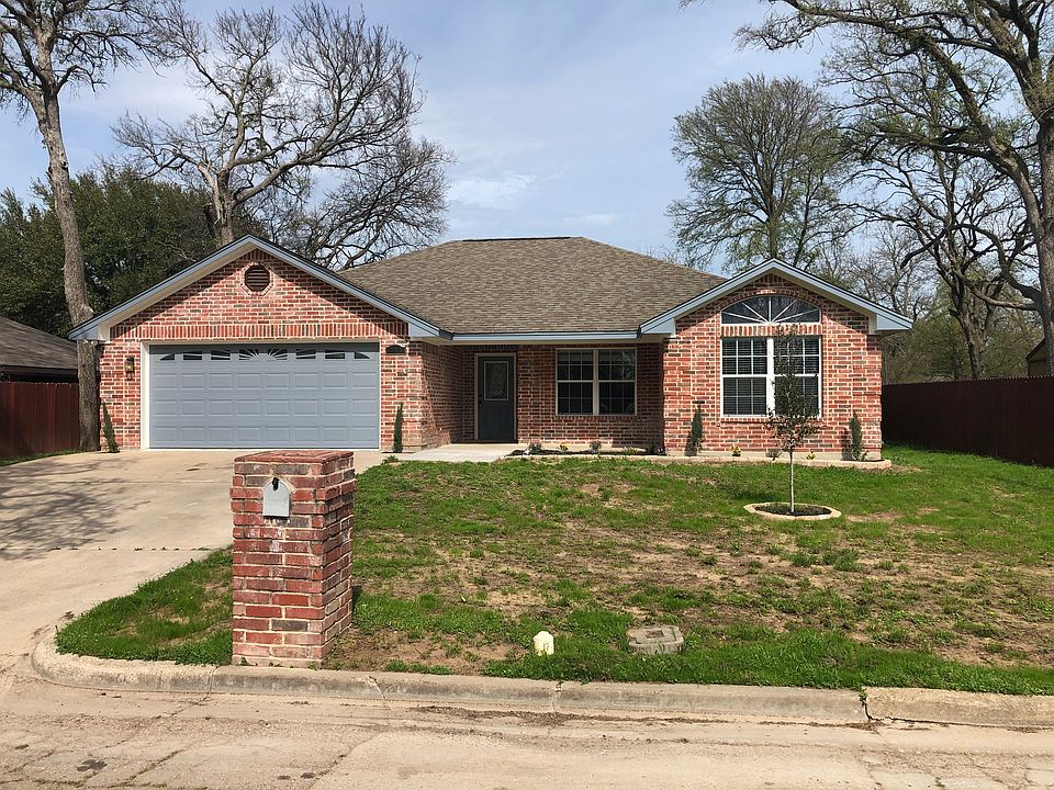1st image of 213 N Lakeview Dr