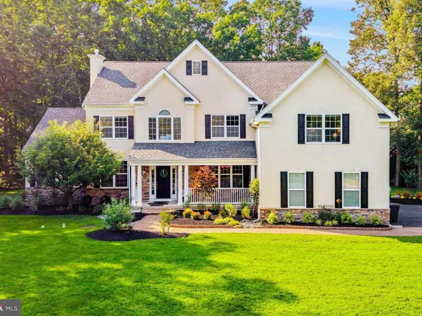 48 Sleepy Hollow Dr, Tabernacle, NJ 08088