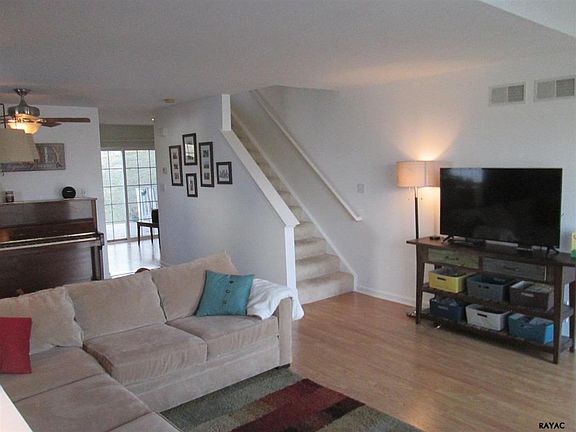 5th image of 716 Blossom Hill Ln