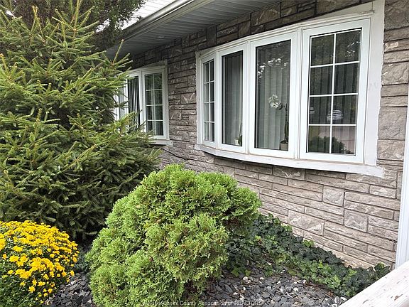 5th image of 2533 Tourangeau Rd