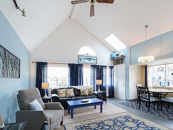 3rd image of 10 Donald St APT 10