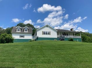 152 Lucky Duck Dr, Salem, WV 26426