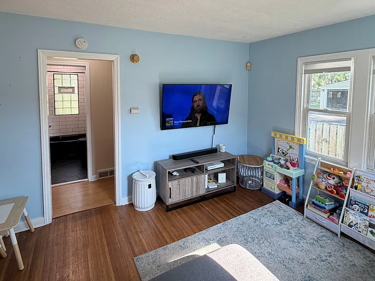 1060 Pixley Rd — Photo 12