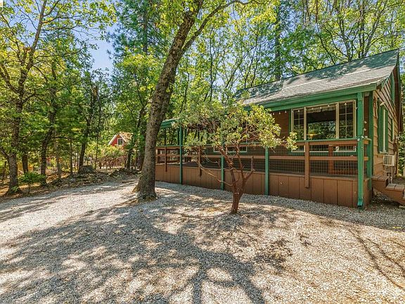 3rd image of 16569 Estralita Dr