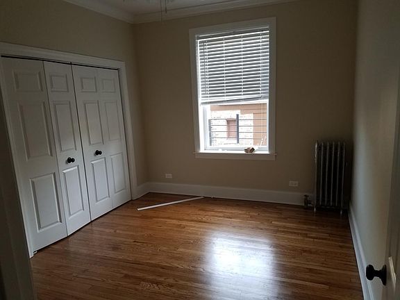 3rd image of 5137 S Ingleside Ave Unit 1