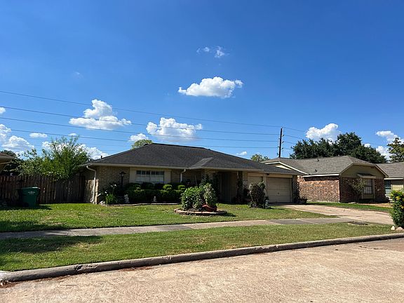 3rd image of 407 Shenandoah Dr