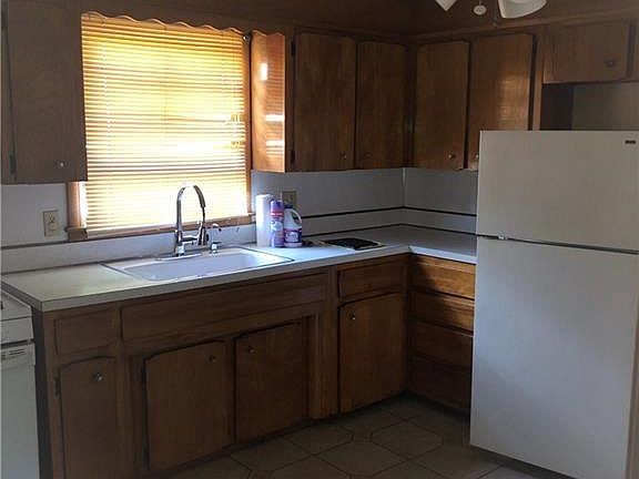 4th image of 304 Goldenrod Ave
