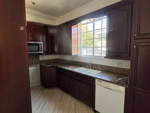 5th image of 11936 E Olive St