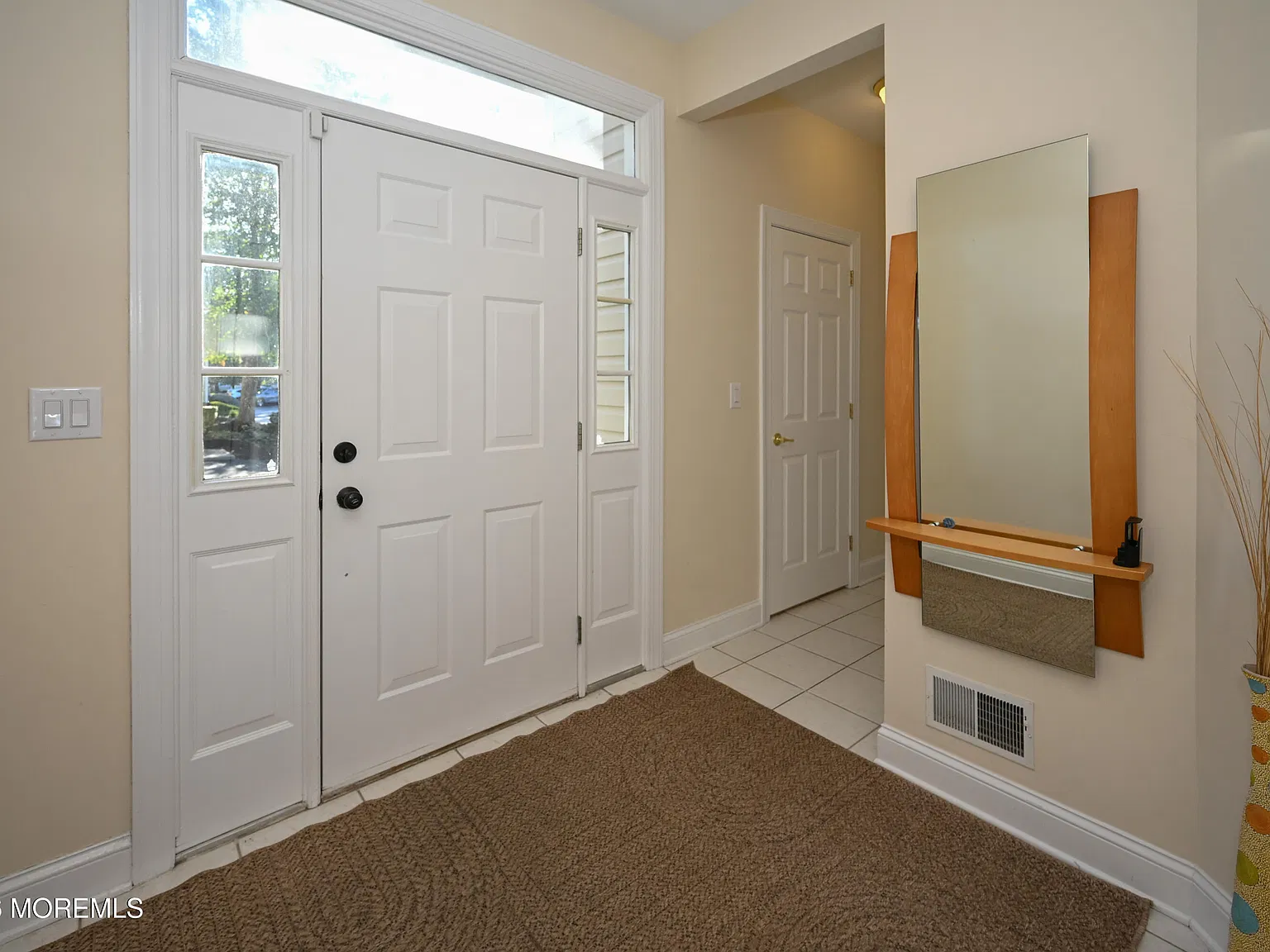 3 bed, 2.5 bath, 2062 sqft, $3,800 — Photo 2