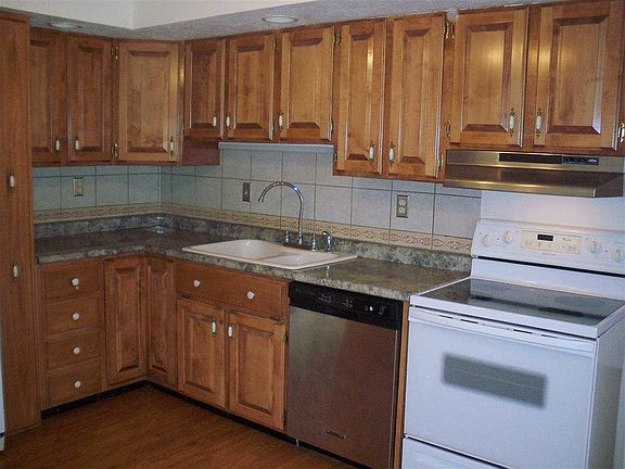 4th image of 3840 Morris Dr