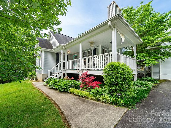 3rd image of 33 Poplar Creek Dr