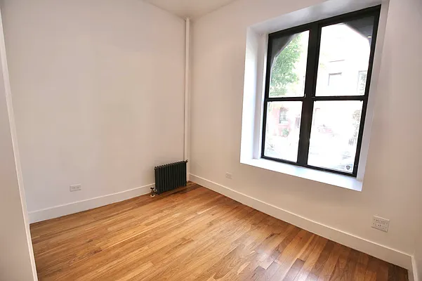 Rented by Vertical Real Estate LLC | media 3