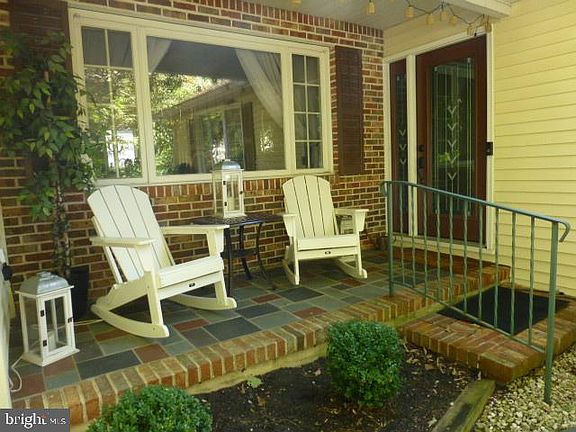 3rd image of 623 Dove Dr