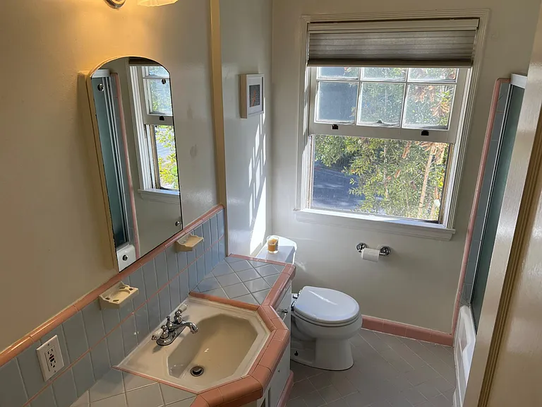 3249 Rowena Ave #3 — Photo 31