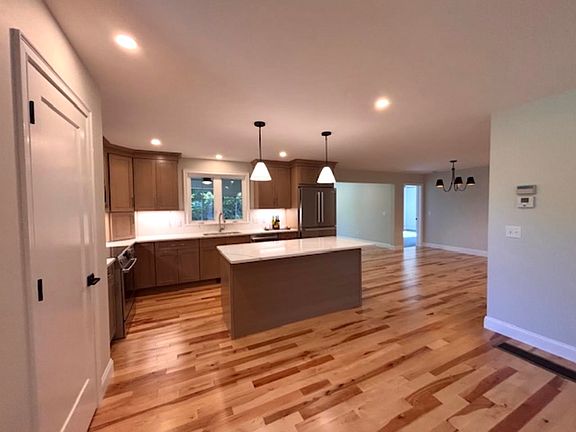 2nd image of 28 Edgewater Drive