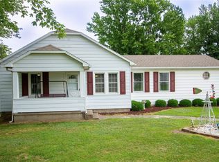 1008 Clarksville Rd, Marshall, IL 62441