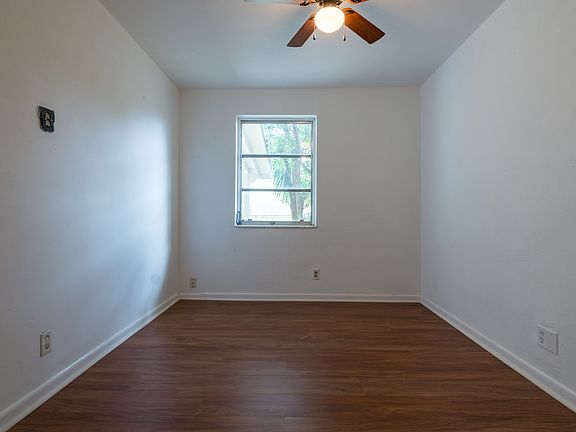 5th image of 730 NE 61st St
