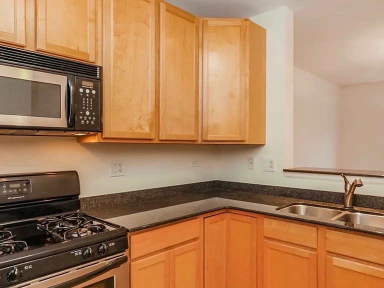 802 Dobson St #3 — Photo 5