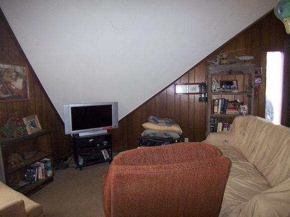 5th image of 21 Tanglewood Dr