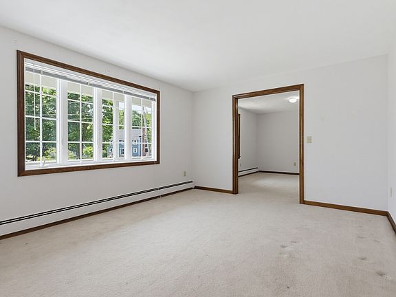 5th image of 110 Colonial Rd