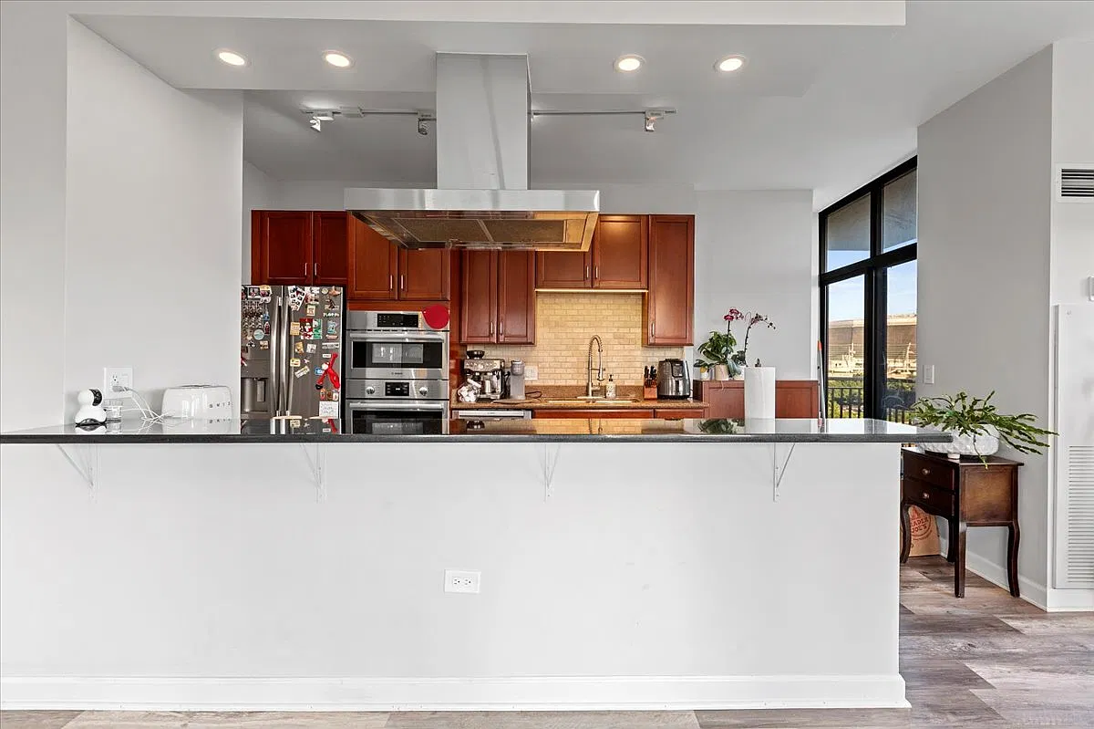 3 bed, 2.5 bath, 1800 sqft, $5,000 — Photo 4