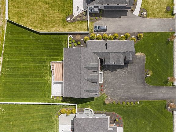 4th image of 11 Wyndemere Ln