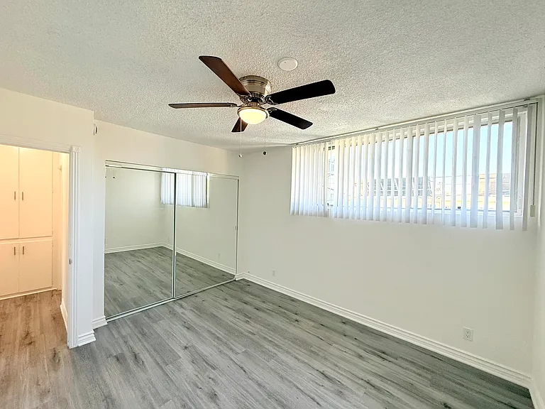 1029 N. Ardmore Avenue — Photo 16